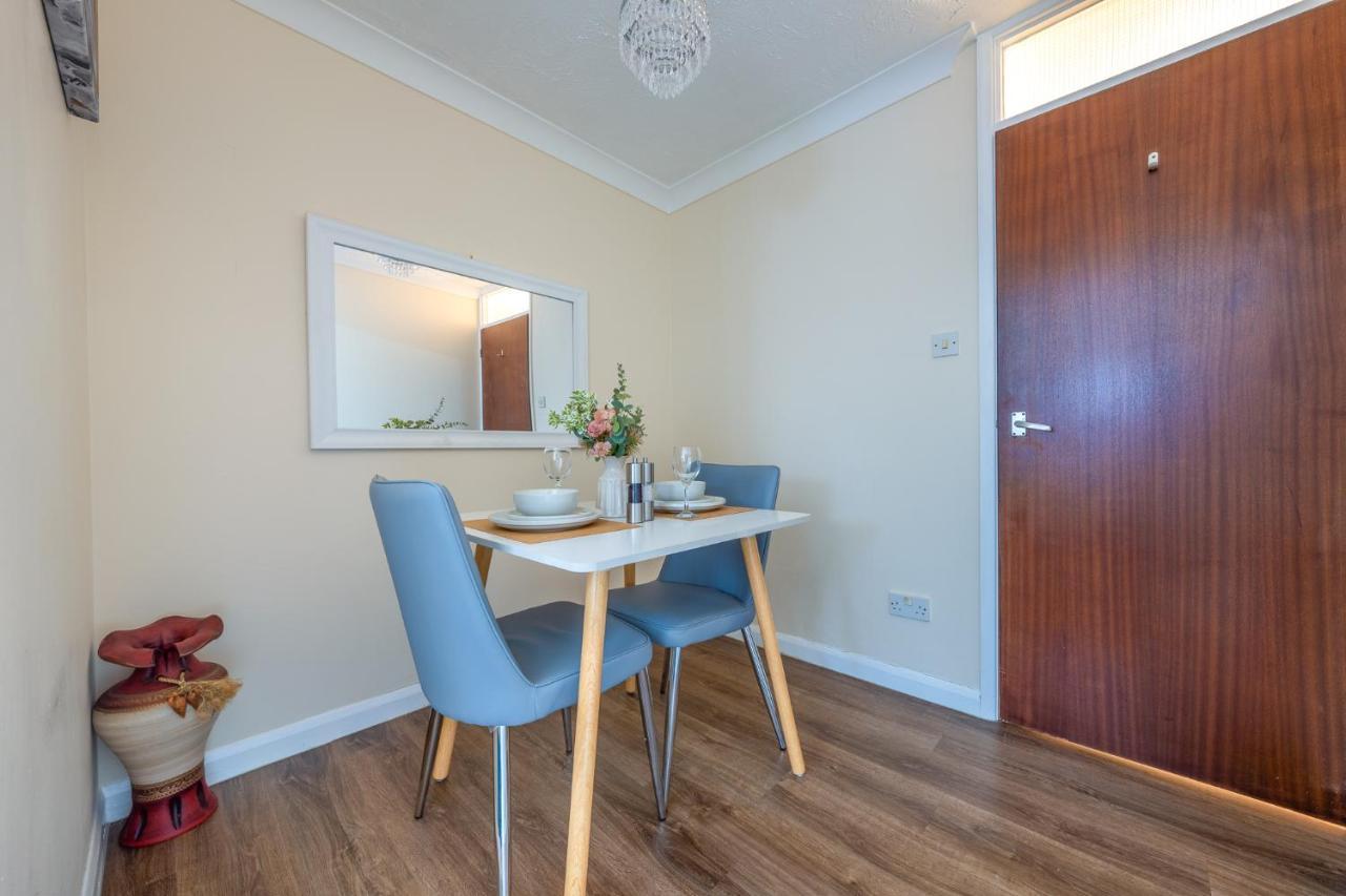 Grange - Heathrow Apartment Staines-upon-Thames