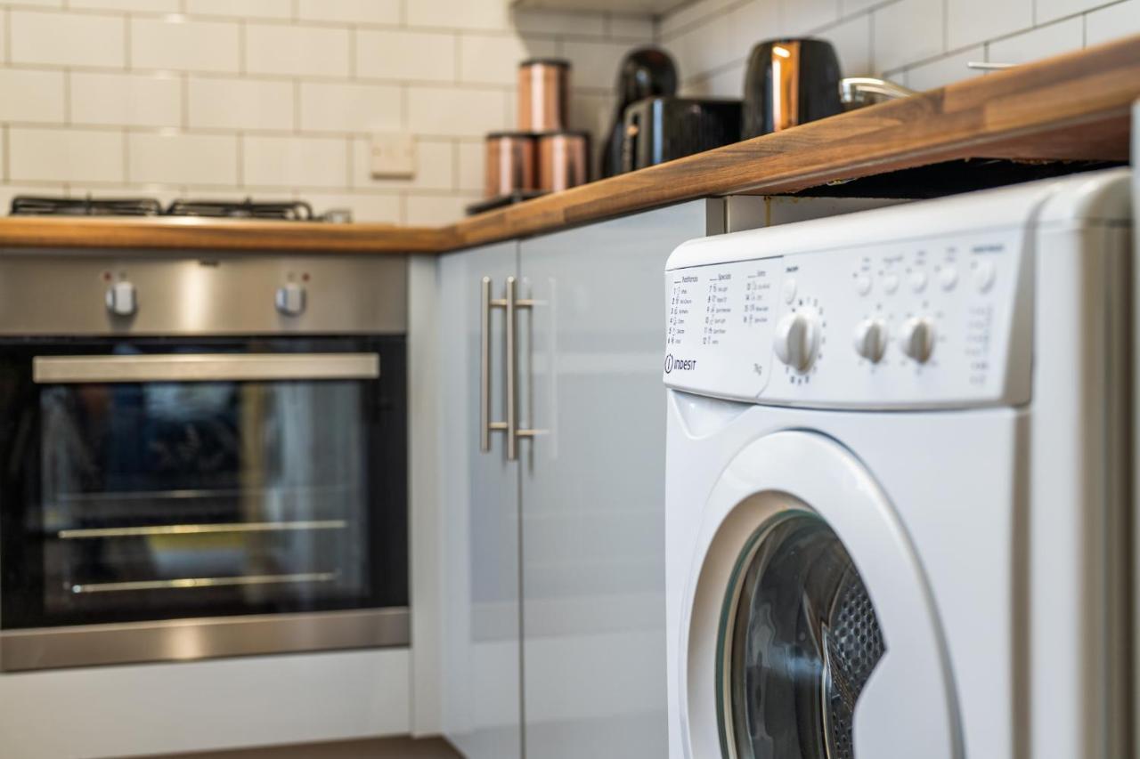 Grange - Heathrow Staines-upon-Thames
