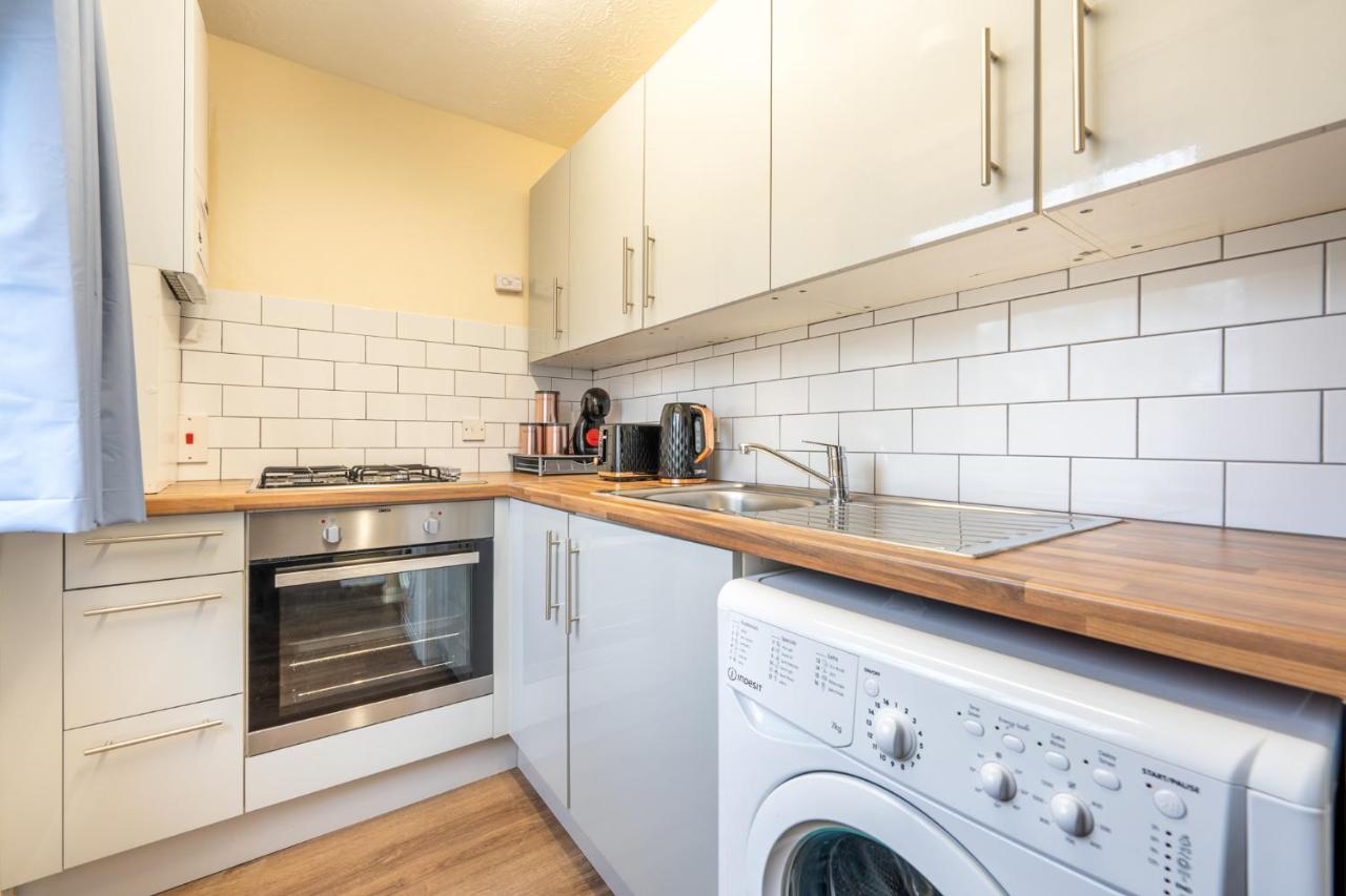 Grange - Heathrow Apartment Staines-upon-Thames